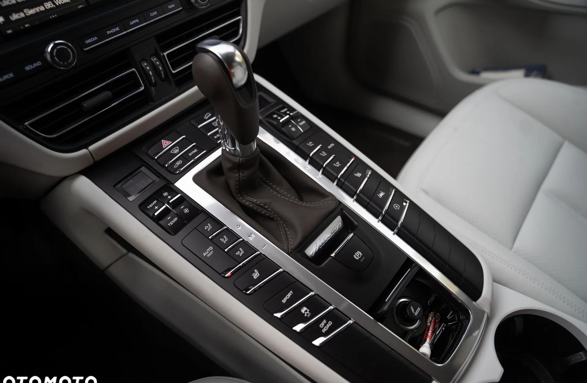 Porsche Macan cena 269900 przebieg: 11920, rok produkcji 2019 z Leśnica małe 154